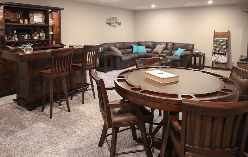 Poker table